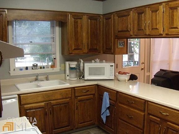 5th image of 1408 Jordan Dr