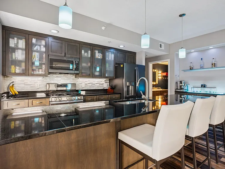 1829 Park Ave #7X — Photo 6
