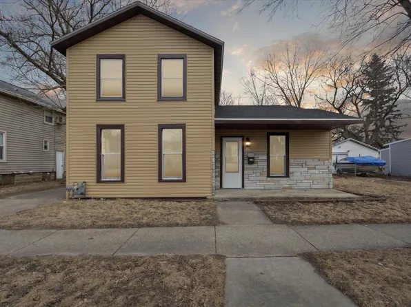 413 Cherry St, Janesville, WI 53548