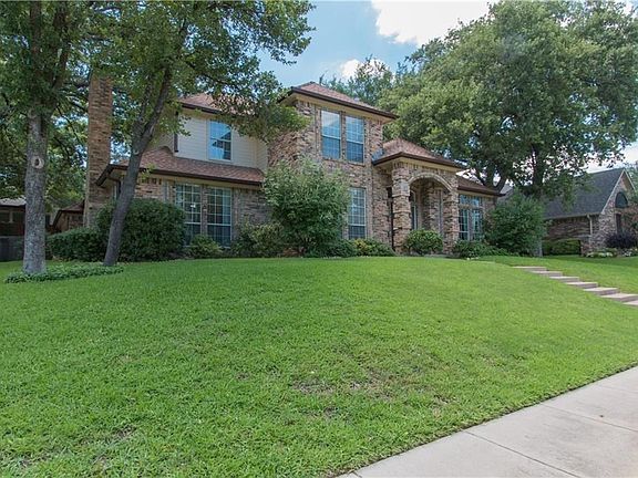 3rd image of 1419 Hidden Oaks Cir