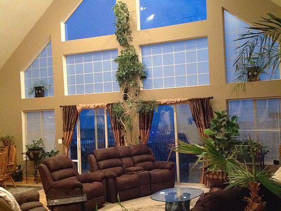 5th image of 414 E Cattail Ct