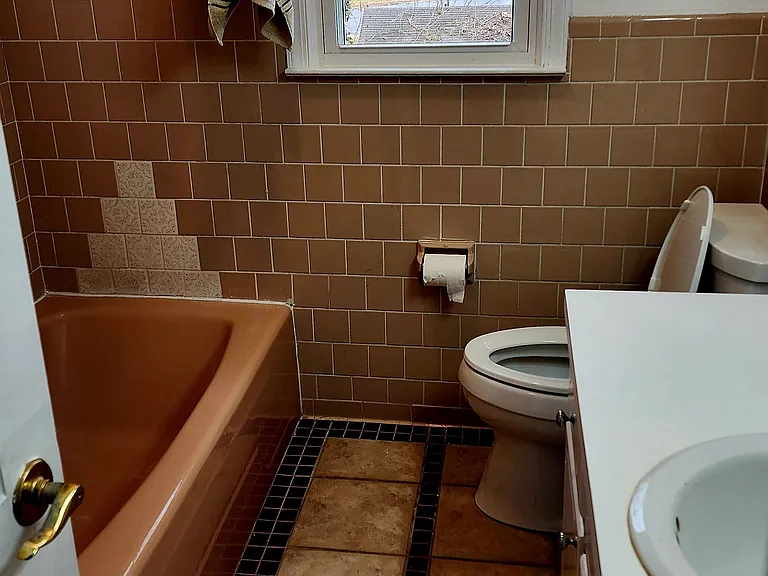 510 Kingston Hall Ct — Photo 7