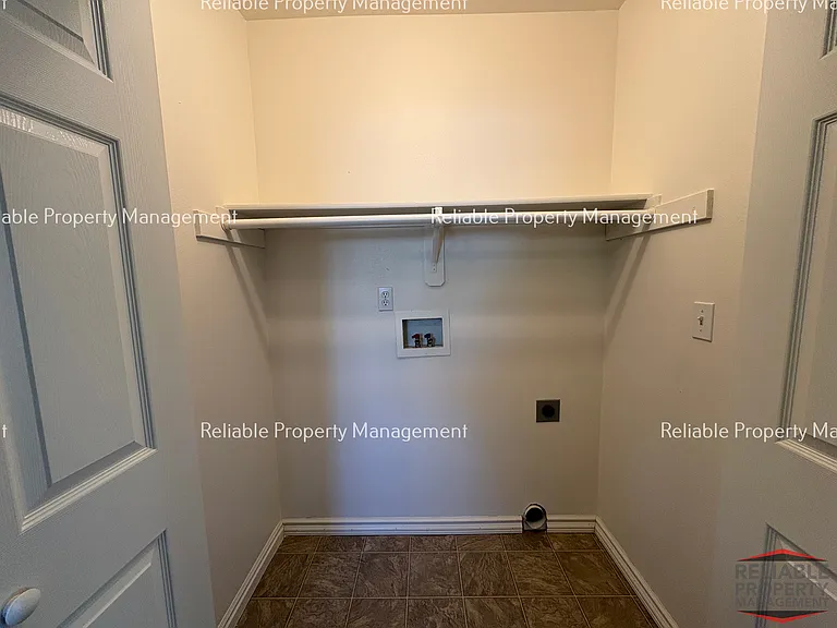 630 Linden Dr #4 — Photo 16