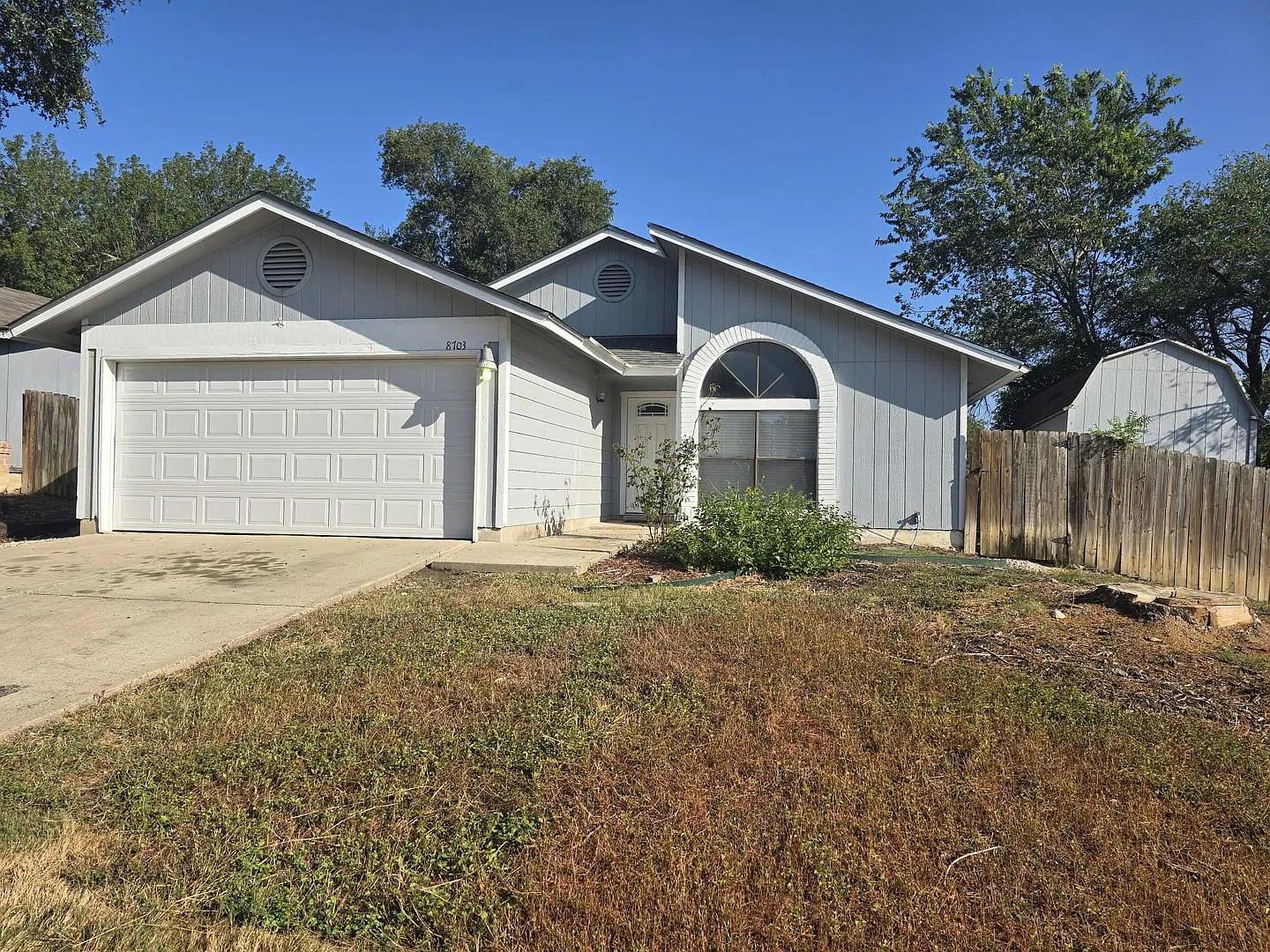 8703 Ridge Moon Dr — Photo 2