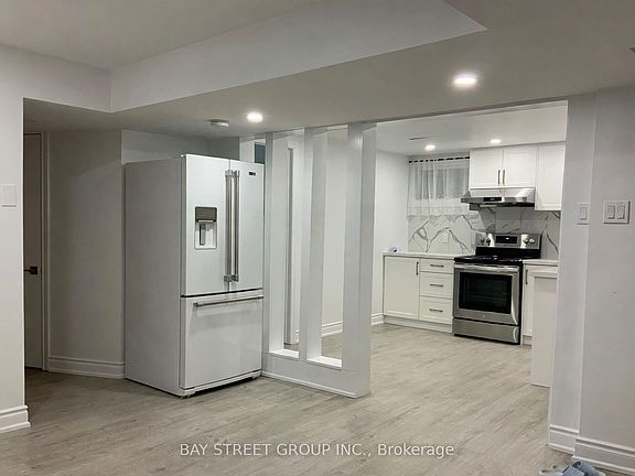 3rd image of 32 Barker Ct