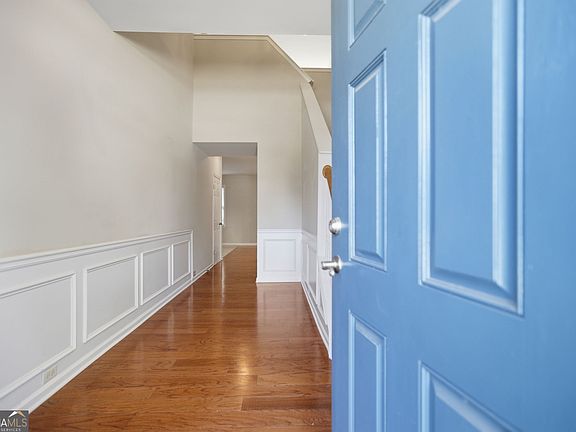 2nd image of 111 Carlisle St