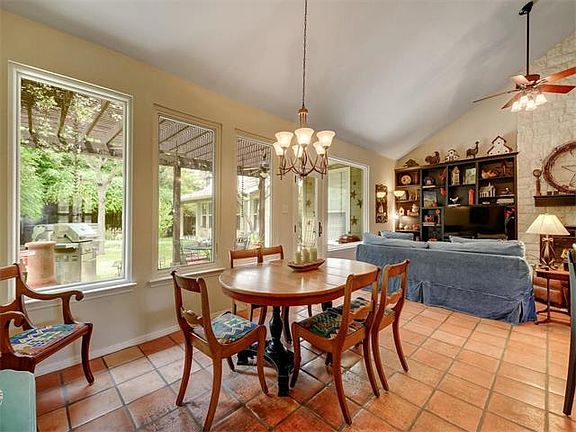 5th image of 121 Betula Dr
