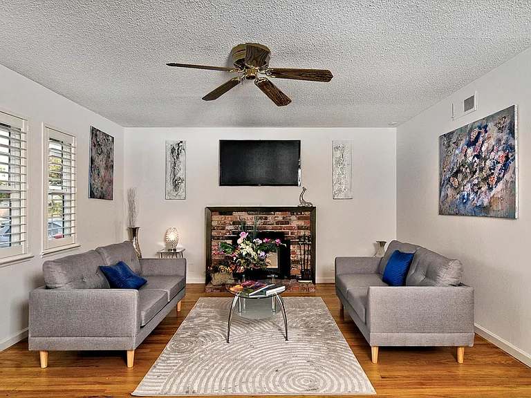 5778 Waltrip Ln — Photo 9