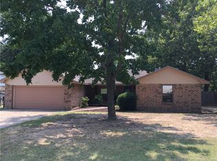 2200 Waddley St, Okmulgee, OK 74447