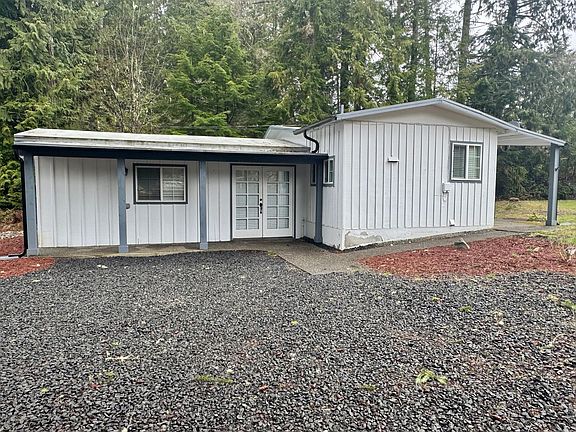2nd image of 2401 E Saint Andrews Dr