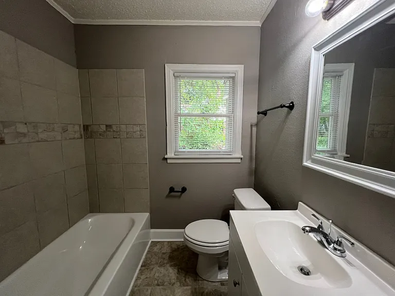 895 Kippley St — Photo 8