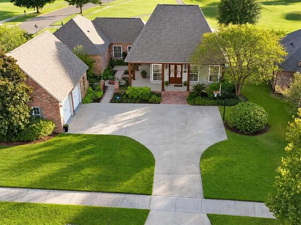 2402 S Turnberry Ave, Zachary, LA 70791