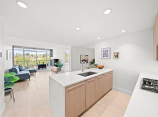 1210 E 27th St #404, North Vancouver, BC