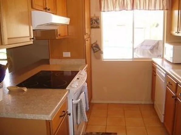 2211 W Windrose Dr, Phoenix, AZ 85029