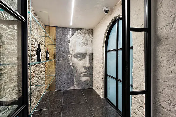 Sold by Societe Real Estate | media 26