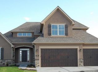 7340 NW Forest Lakes Dr, Parkville, MO 64152