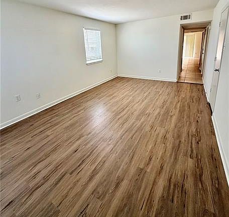 4th image of 5104 W Esplanade Ave