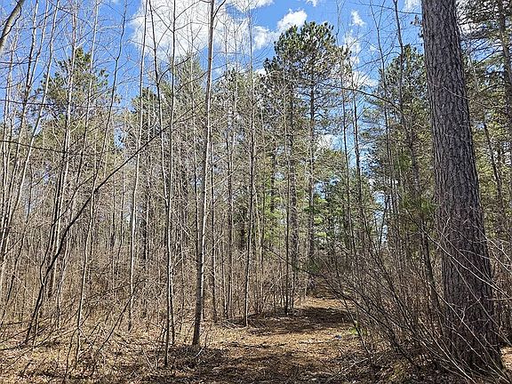 4th image of 2 Prairie Lake Rd