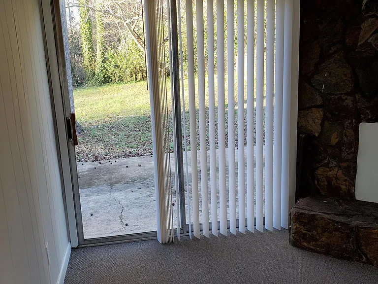 318 Blossom Dr — Photo 10