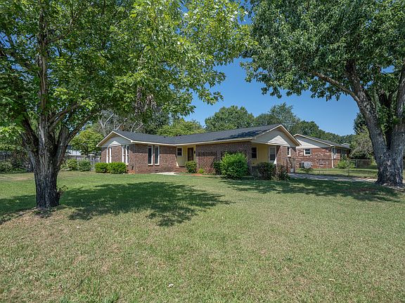 2nd image of 1 Riverwood Cir