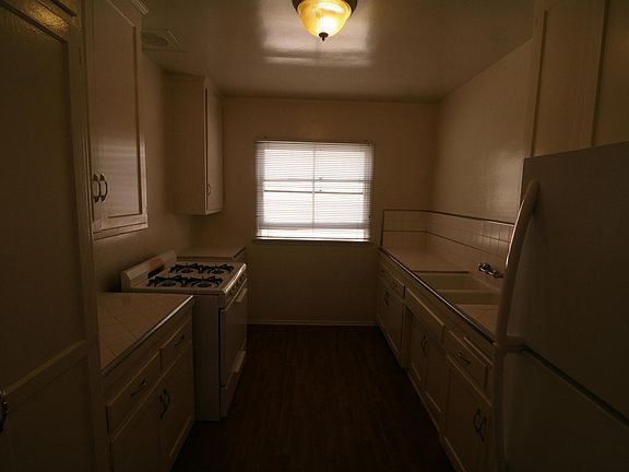 5th image of 1027 S Wooster St APT 7