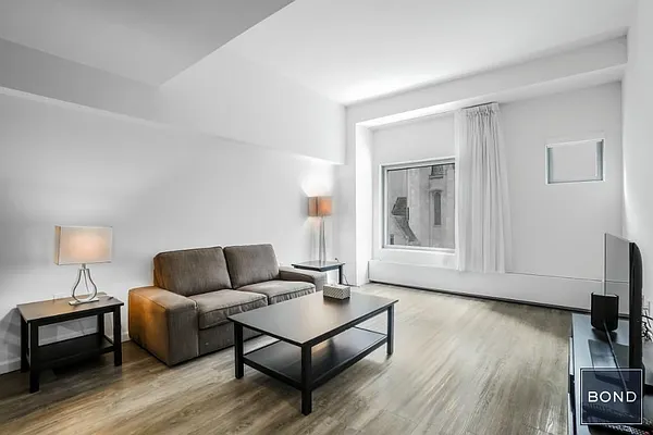 Rented by Bond New York | media 1