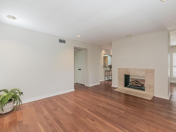 4th image of 3711 Holland Ave APT 301