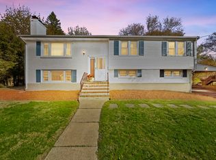 246 Colwell Dr, Dedham, MA 02026