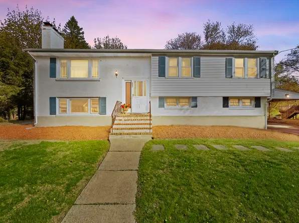 246 Colwell Dr, Dedham, MA 02026