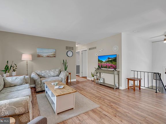 4th image of 8220 Sherbrooke Ct