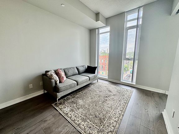 5th image of 297 College St #516
