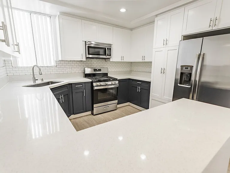 4532 Murietta Ave — Photo 35
