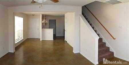 4th image of 4002 Cambridge Dr APT B
