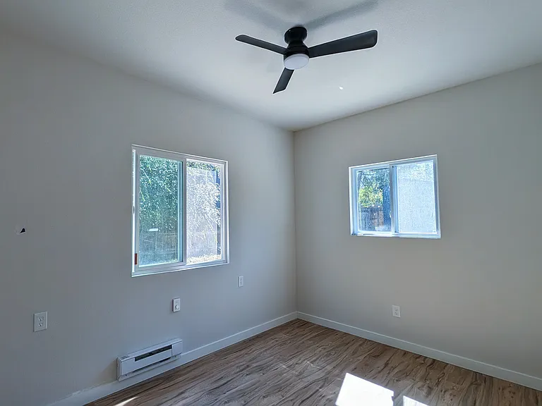 5375 Perry St — Photo 14