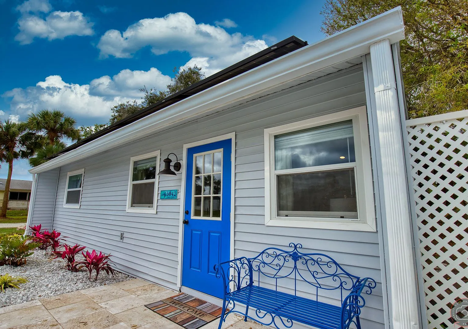 Annual Cottage minutes from Manasota Key Beach! (2 Units on Property) — Photo 4