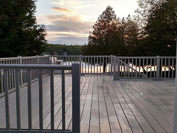 Spacious lower deck