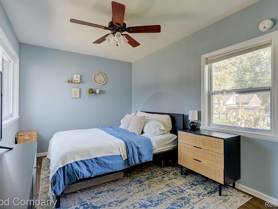 215 E Hazelhurst St, photo 20