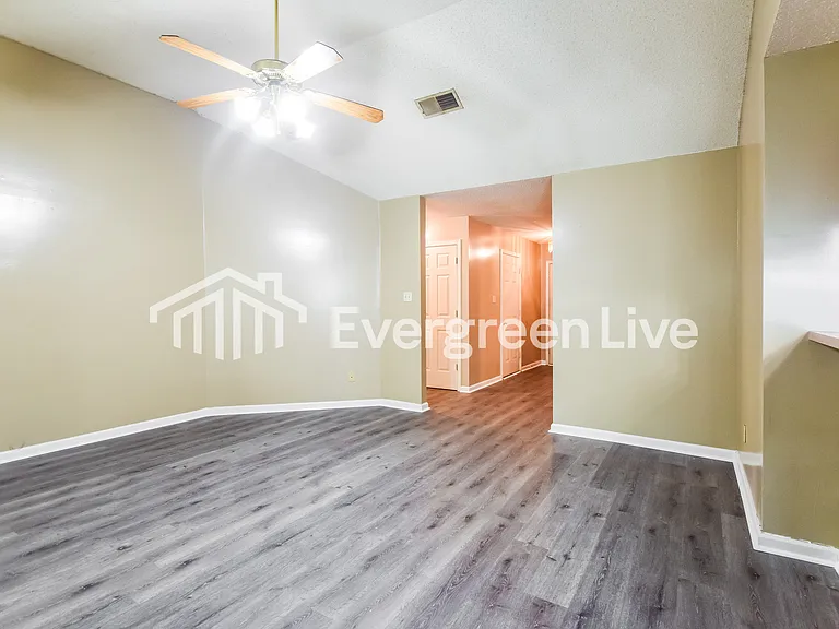 6346 Amanda Oaks Cir N — Photo 3