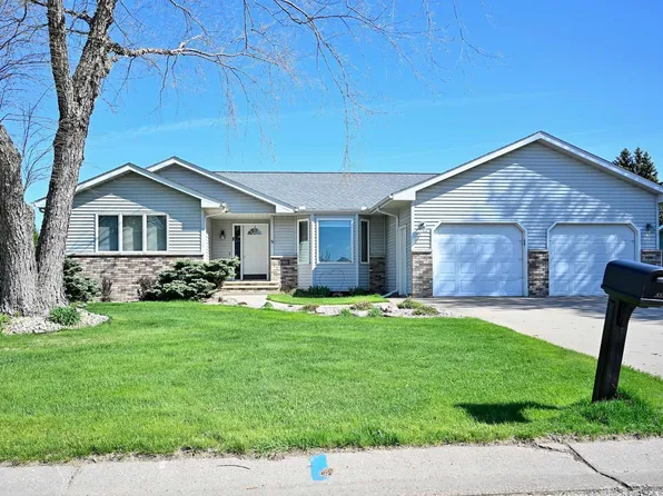130 Benson Dr, Lewiston, MN 55952