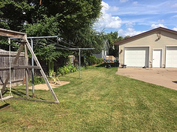 2nd image of 1624 Longyear Ave