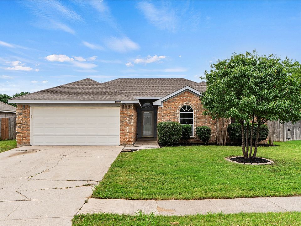 1st image of 809 Amber Dr