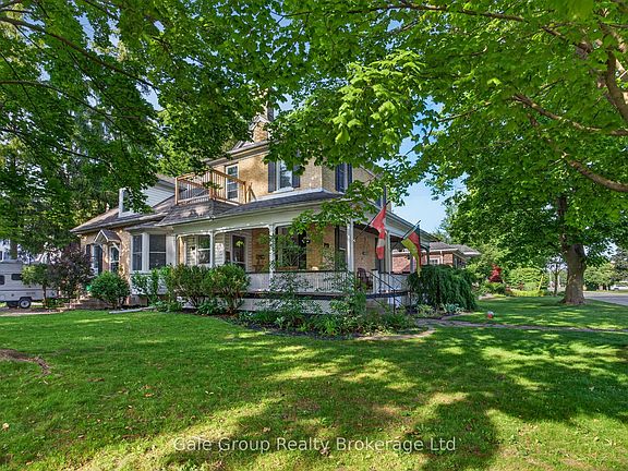 3rd image of 445 Vincent St