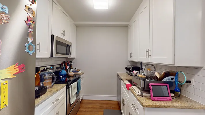 Rented by Bond New York | media 23