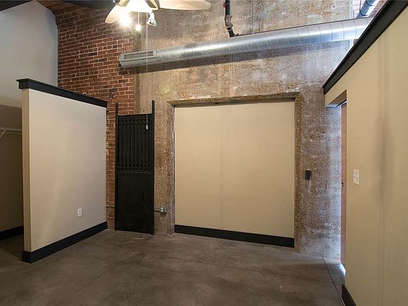 4th image of 1123 Washington Ave #701