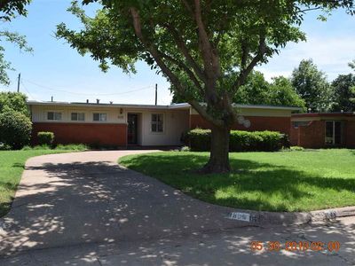 605 W Texas Ave, Iowa Park, TX, 76367