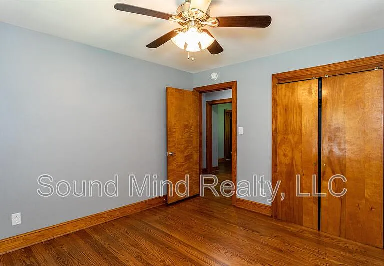 300 Tyson Ave — Photo 7