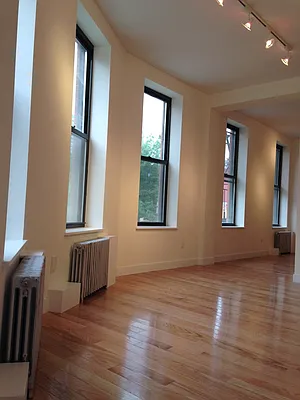 Rented by Rolling Stone Realty LLC | media 48