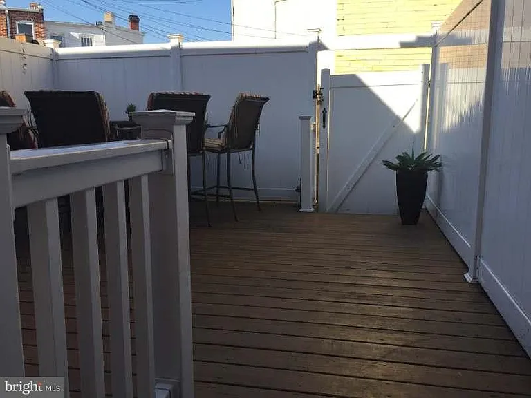 820 K St NE — Photo 14