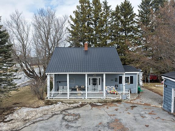 3rd image of 145 Caribou Road