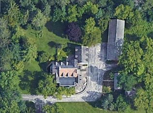 10000 N Range Line Rd, Mequon, WI 53092